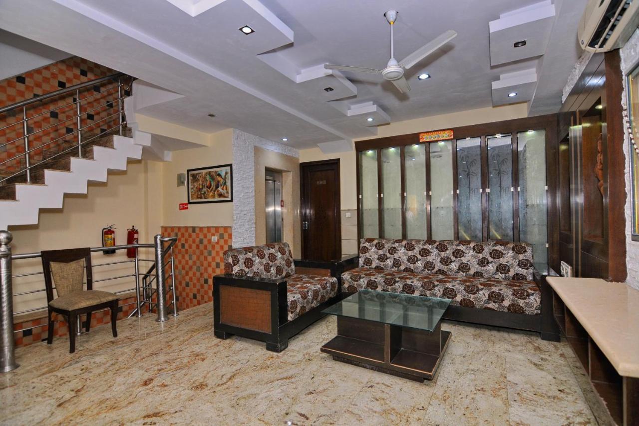 Hotel Tjs Grand Дели Экстерьер фото