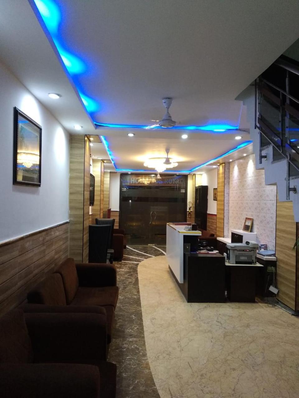 Hotel Tjs Grand Дели Экстерьер фото